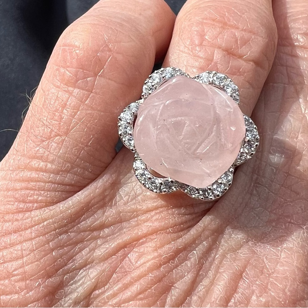 NWT Sterling Carved Rose Quartz Ring. Size 6
